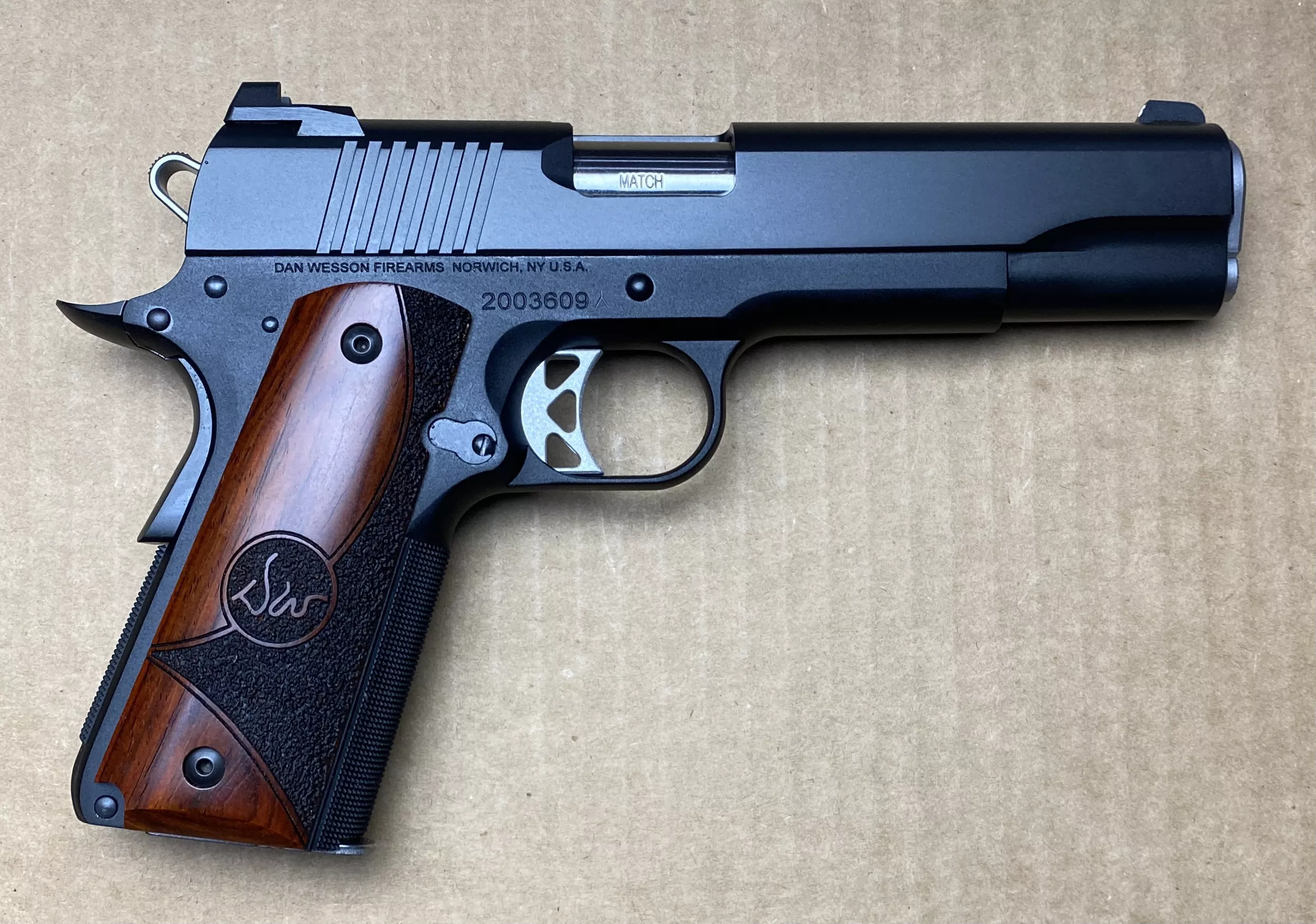 Sample/Blem Dan Wesson Vigil 1911 9mm 5" Barrel01833