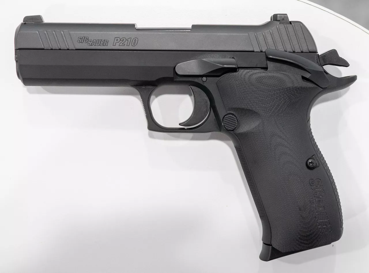 Sig P210 Carry 9mm, Single Action, G10 Grips, Night Sights, Black