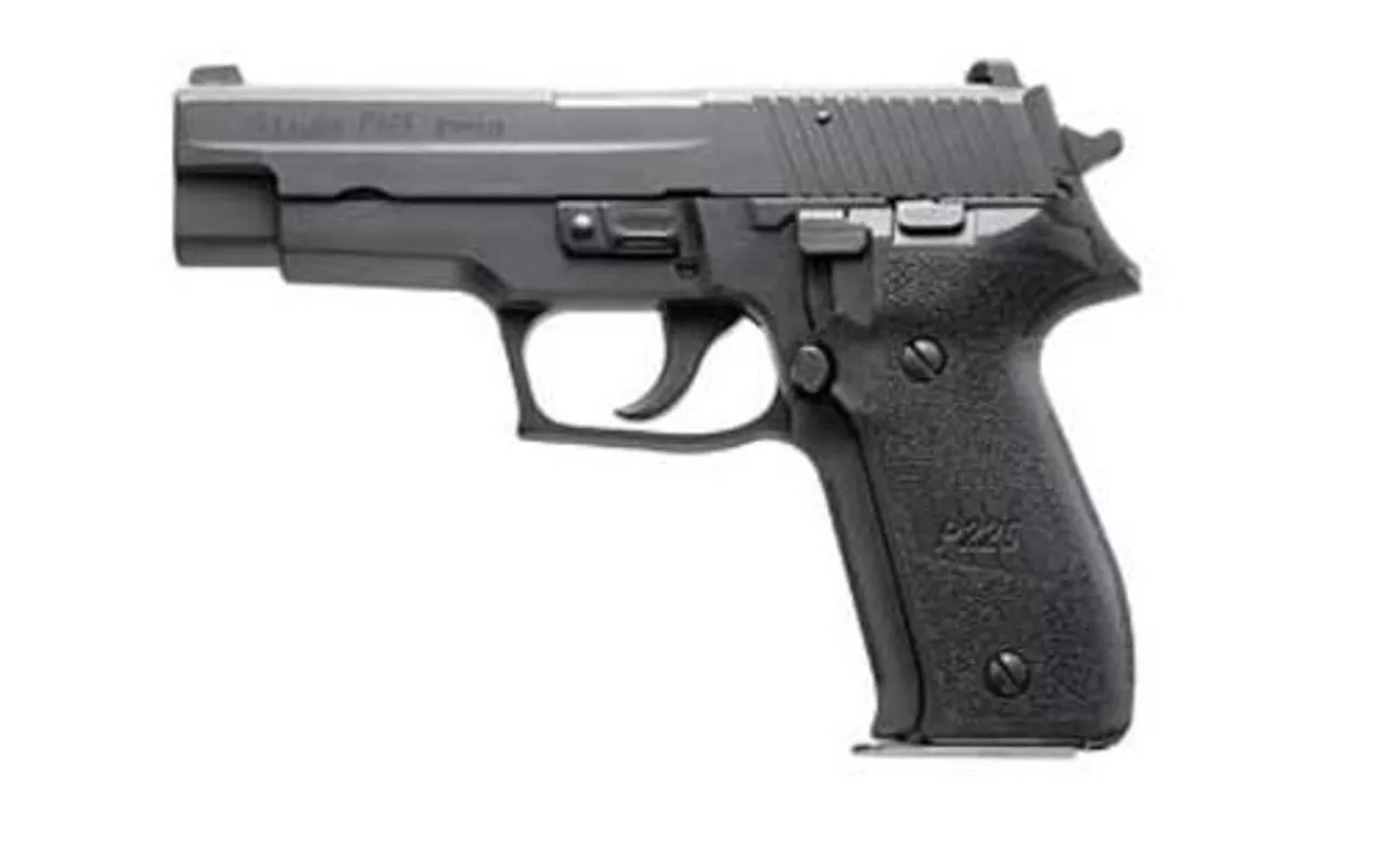 Sig P226 E2 SA/DA 9mm, 4.4″ Barrel, Night Sights, Black, 10rd