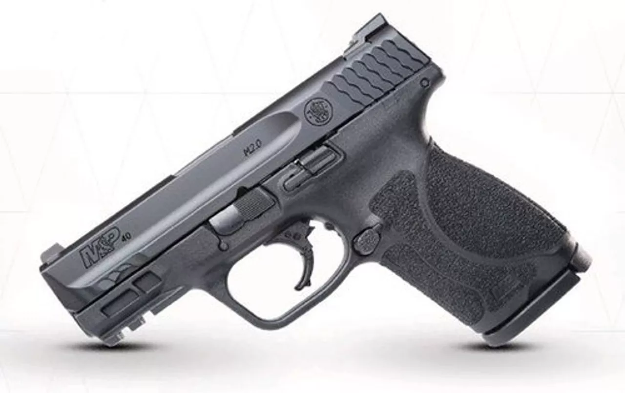 Smith & Wesson M&P 2.0 Compact 40 S&W, 3.6″ Barrel, Black