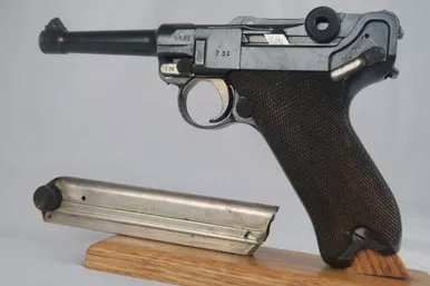 SOLD - 1913 Erfurt Luger - Matching Magazine
