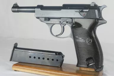 SOLD - Excellent Walther P.38 - ac 42 (7487d - 06901)