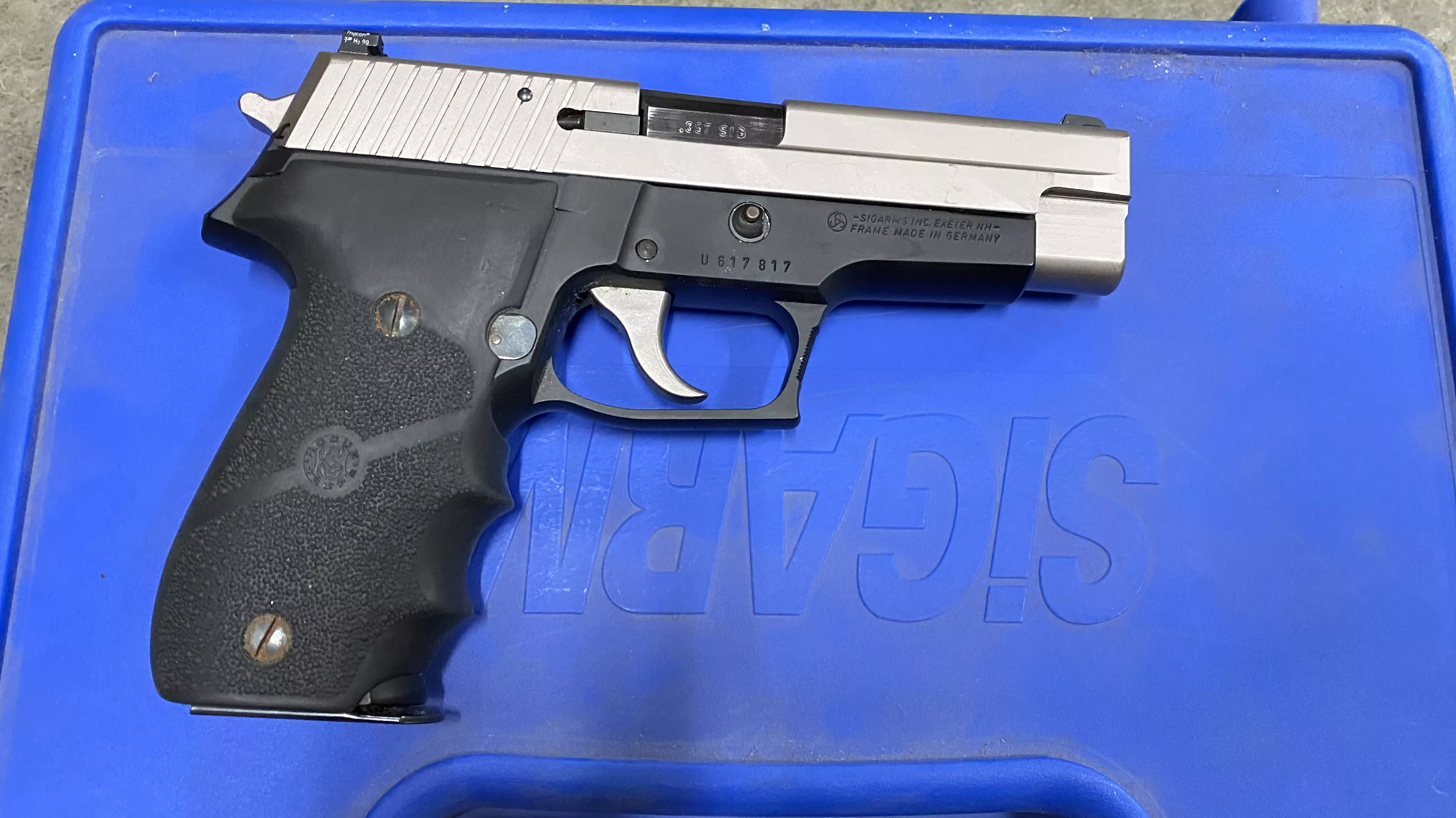 Used Sig Sauer / Sigarms P226 Stainless 357 Sig w/ extra 40 S&W barrel
